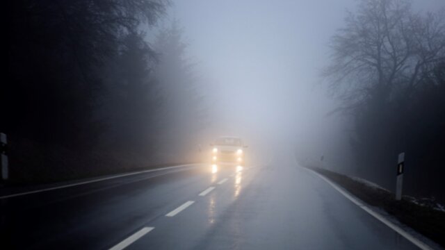 Kako da vozite po magli